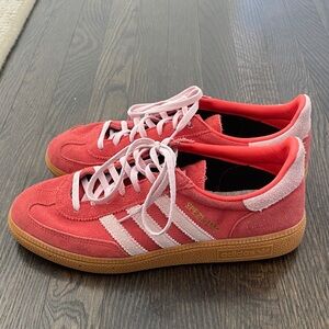 Adidas pink/red sneakers